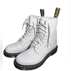 Dr. Marten NEW Women’s 1460 Pascal White Combat Boot Size 7 The Orginals